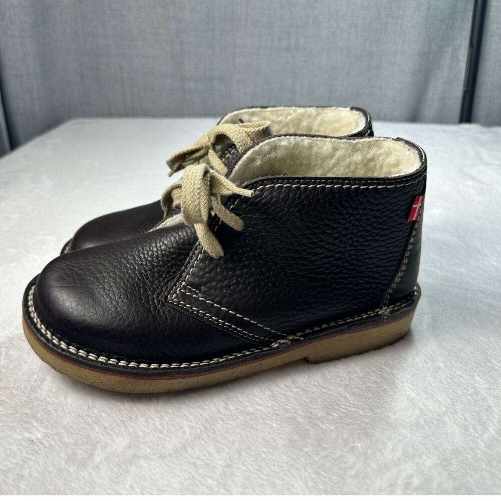 Cozy Black Leather Ankle Boots with Tan Laces
